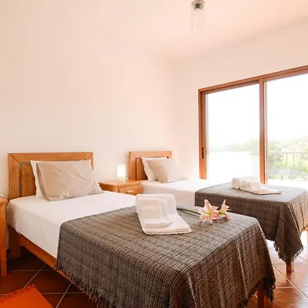 مزرعة للإقامة Monte Da Ribeira *